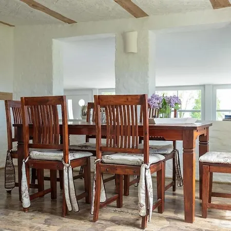 Semesterbostad With 2 Bedrooms Buschvitz