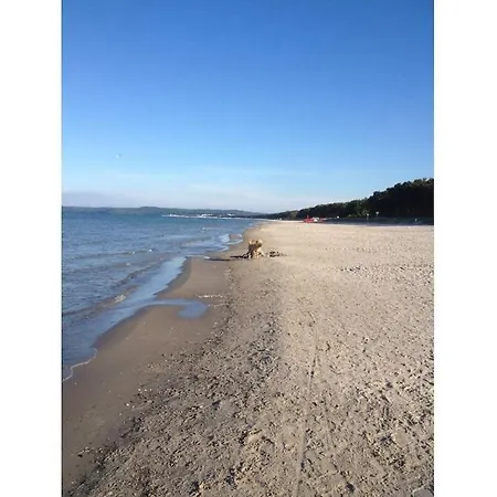 With 2 Bedrooms Semesterbostad *